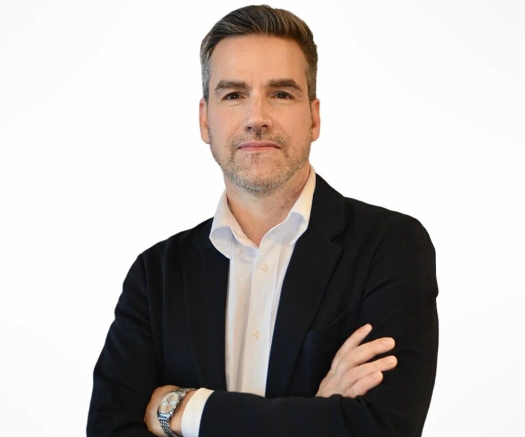 While new Coral Gables Community Foundation CEO Mauricio Vivero’s local connections run deep, his professional journey has taken him across the country and around the globe.