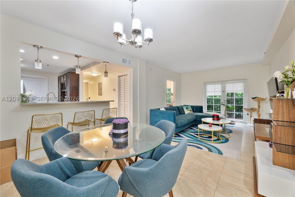 323 NAVARRE AVE #101 CORAL GABLES, FL 33134