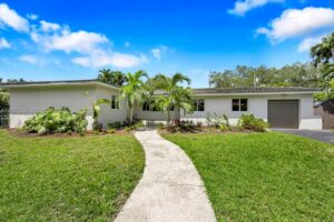 6610 Santona St, Coral Gables, FL 33146